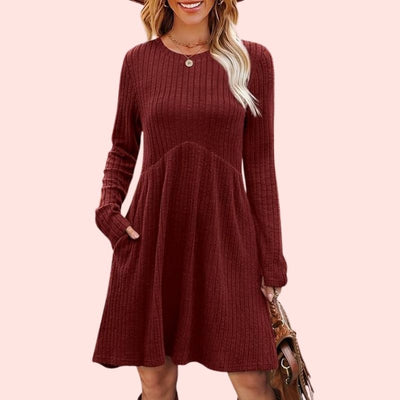 Leni – Lässiges Langarm-Feinstrickkleid mit Rundhalsausschnitt