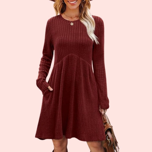 Leni – Lässiges Langarm-Feinstrickkleid mit Rundhalsausschnitt