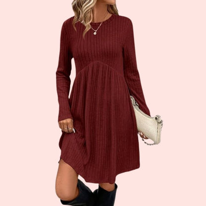 Leni – Lässiges Langarm-Feinstrickkleid mit Rundhalsausschnitt