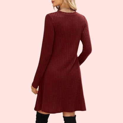 Leni – Lässiges Langarm-Feinstrickkleid mit Rundhalsausschnitt