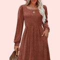 Johanna – Elegantes Feinstrick-Kleid mit Puffärmeln und Karree-Ausschnitt